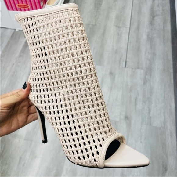 Cape Robbin ‘Beige woven heel” - Picture 5 of 5
